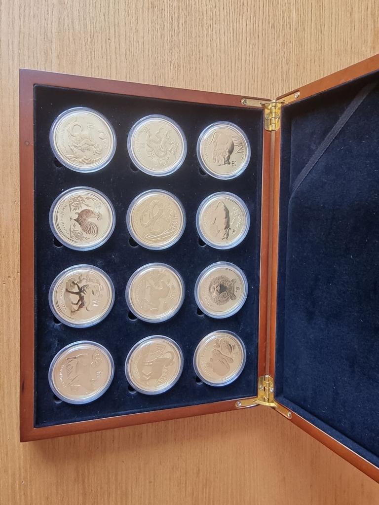 Sada zlatých mincí Lunární série II. 12 x 1 oz 2008 - 2019