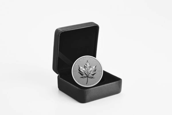 Maple Leaf 1 unce stříbra ultra vysoký reliéf 2022